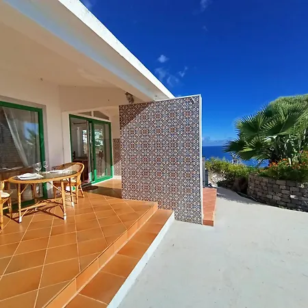 Private Oceanfront With 180 Degree Sea View, 100 M Terrace Фуншал
