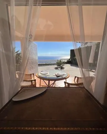 Private Oceanfront With 180 Degree Sea View, 100 M Terrace בית נופש פונשל