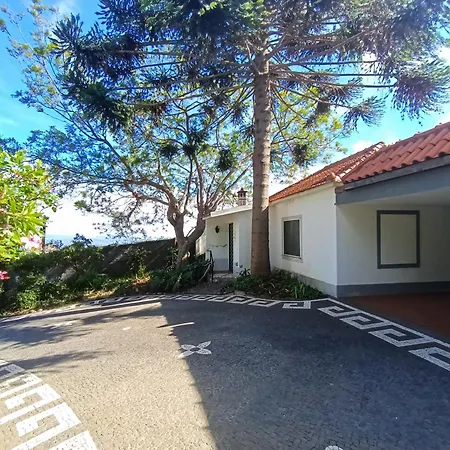 Дом отдыха Private Oceanfront With 180 Degree Sea View, 100 M Terrace Фуншал