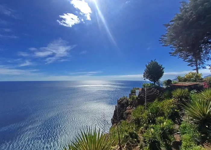 Private Oceanfront With 180 Degree Sea View, 100 M Terrace 度假居