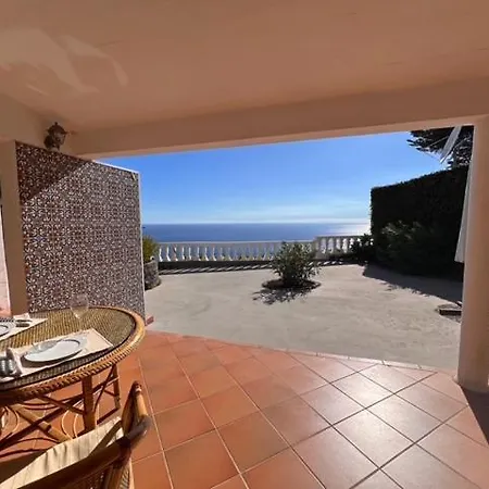 Private Oceanfront With 180 Degree Sea View, 100 M Terrace Casa vacanze Funchal (Madeira)